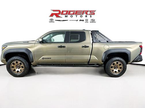 2025 Toyota Tacoma Hybrid Trailhunter