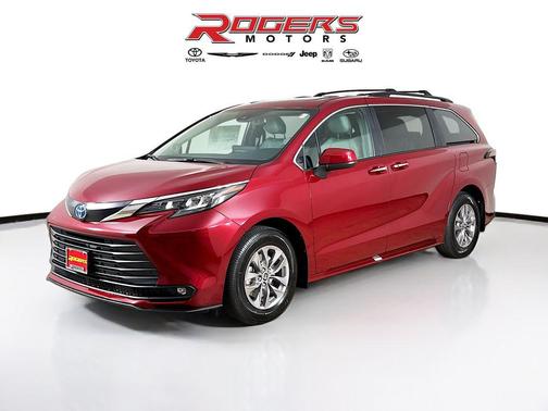 2025 Toyota Sienna XLE