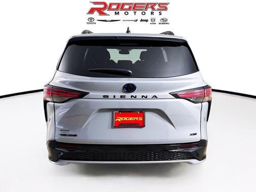 2025 Toyota Sienna XSE 7 Passenger