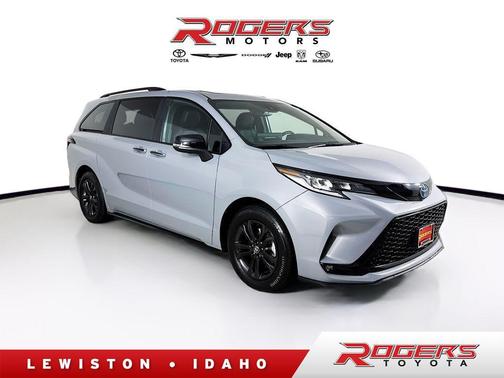 2025 Toyota Sienna XSE 7 Passenger