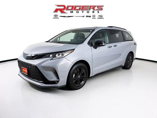 2025 Toyota Sienna XSE 7 Passenger