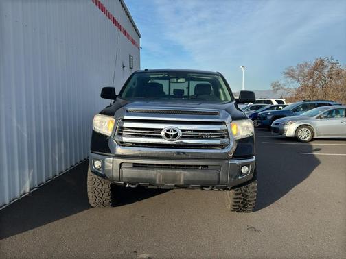 2016 Toyota Tundra SR5