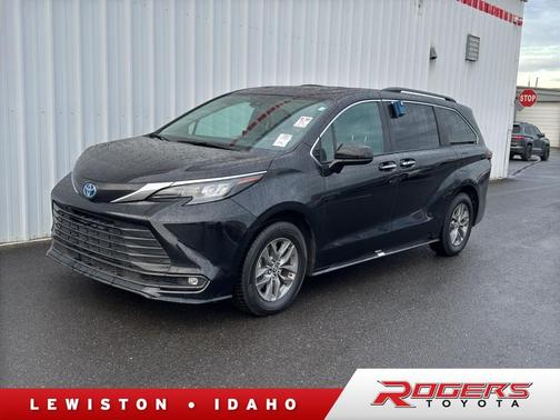 2025 Toyota Sienna XLE
