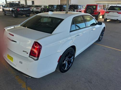 2021 Chrysler 300 S