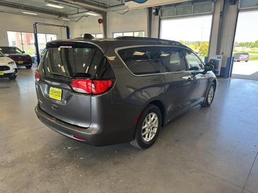 2021 Chrysler Voyager LXI
