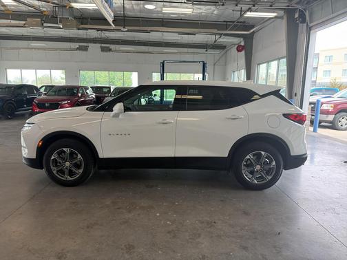 Summit White 2025 Chevrolet Blazer 2LT