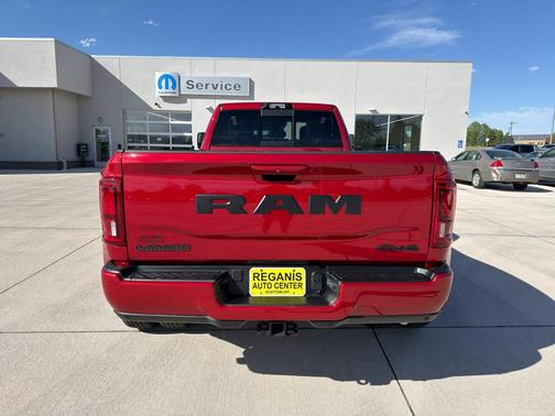 Molten Red Pearlcoat 2026 RAM 3500 Laramie Crew Cab 4x4 8' Box