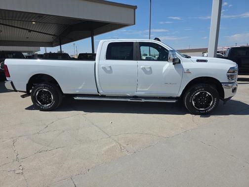 2025 RAM 3500 Laramie Crew Cab 4x4 8' Box