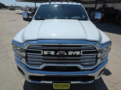 2025 RAM 3500 Laramie Crew Cab 4x4 8' Box