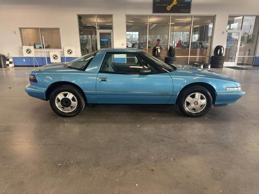 1990 Buick Reatta Base