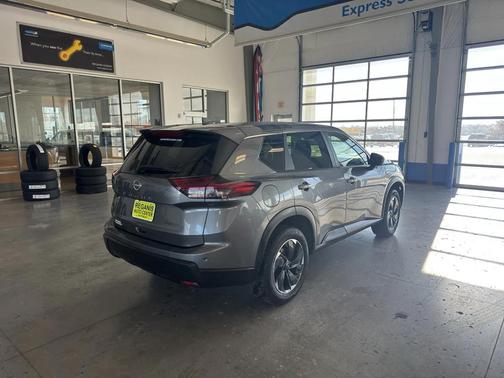 2024 Nissan Rogue SV