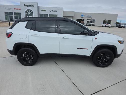 2023 Jeep Compass Trailhawk