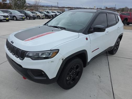 Bright White Clearcoat 2023 Jeep Compass Trailhawk