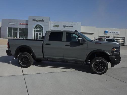 2026 RAM 2500 Tradesman Crew Cab 4x4 6'4' Box