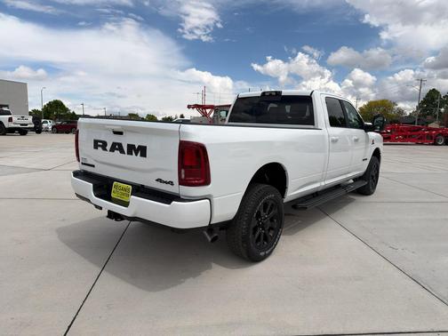 Bright White Clearcoat 2026 RAM 3500 Laramie Crew Cab 4x4 8' Box