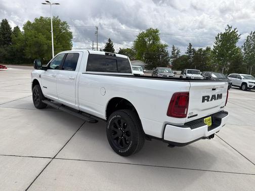 Bright White Clearcoat 2026 RAM 3500 Laramie Crew Cab 4x4 8' Box