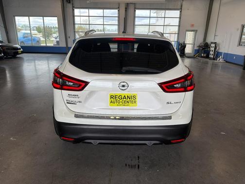 Pearl White Tricoat 2022 Nissan Rogue Sport SL