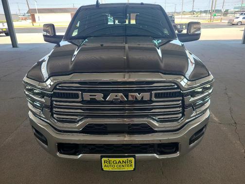 2025 RAM 3500 Laramie Crew Cab 4x4 8' Box