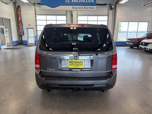 Modern Steel Metallic 2015 Honda Pilot LX