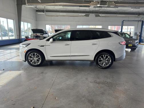 2023 Buick Enclave Premium AWD