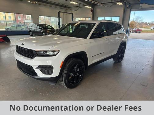 Bright White 2025 Jeep Grand Cherokee Altitude