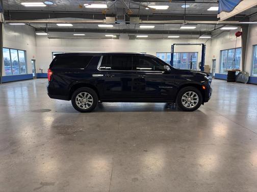 2024 Chevrolet Suburban Premier