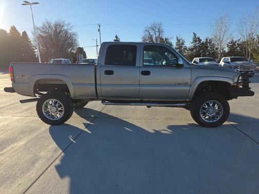 2001 Chevrolet Silverado 2500 LS H/D Crew Cab