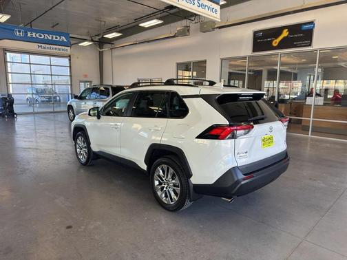 2021 Toyota RAV4 XLE Premium