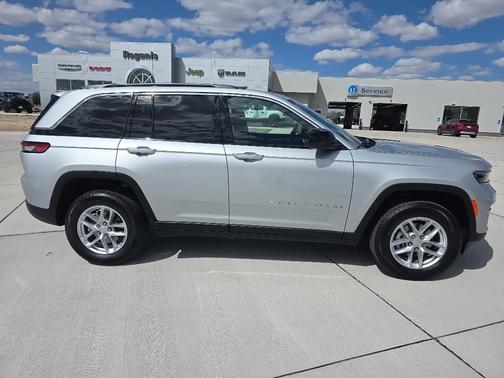 Silver Zynith 2026 Jeep Grand Cherokee Altitude