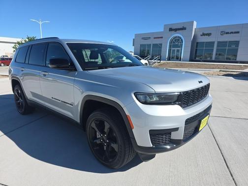 Silver Zynith 2024 Jeep Grand Cherokee L Altitude