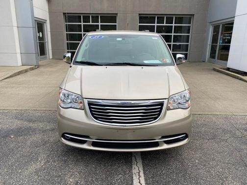 2015 Chrysler Town & Country Touring-L