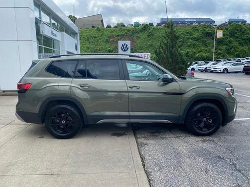 2025 Volkswagen Atlas 2.0T Peak Edition
