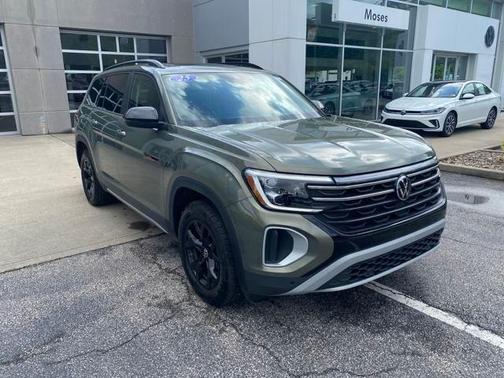 2025 Volkswagen Atlas 2.0T Peak Edition
