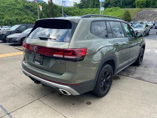 2025 Volkswagen Atlas 2.0T Peak Edition