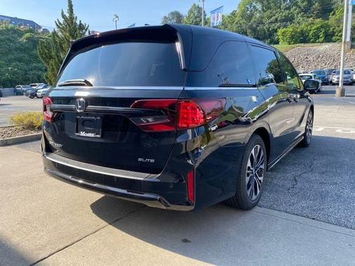 Crystal Black Pearl 2025 Honda Odyssey Elite