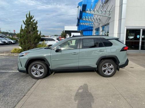 2023 Toyota RAV4 Hybrid XLE