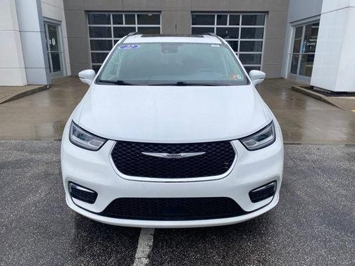 2022 Chrysler Pacifica Touring-L