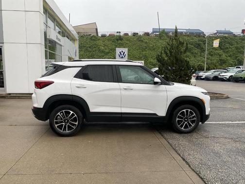 Summit White 2025 Chevrolet Trailblazer LT