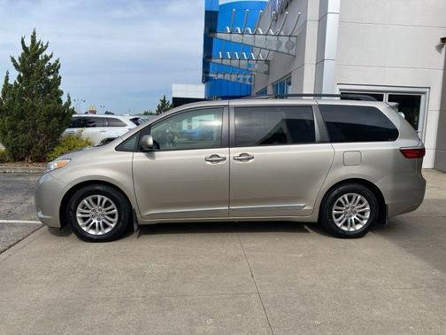 2015 Toyota Sienna L