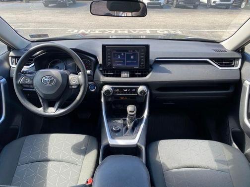 2022 Toyota RAV4 Hybrid XLE