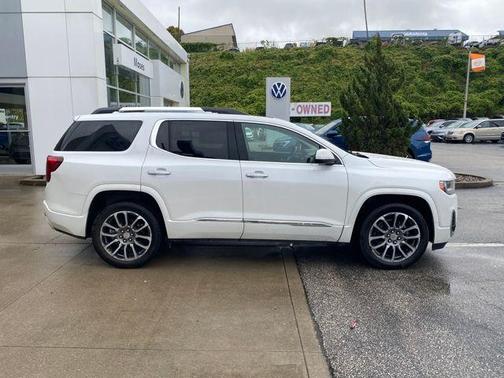 2022 GMC Acadia Denali