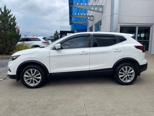 2022 Nissan Rogue Sport S