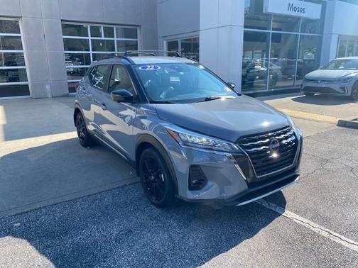 2022 Nissan Kicks SR