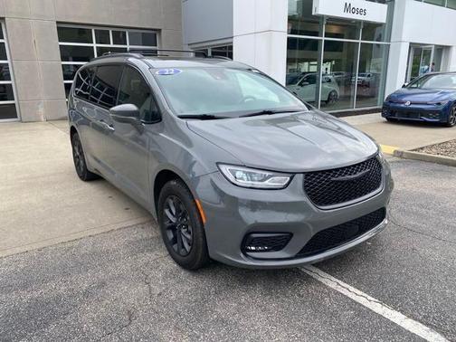 2022 Chrysler Pacifica Touring-L