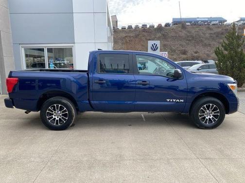 2022 Nissan Titan SV