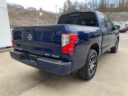 2022 Nissan Titan SV