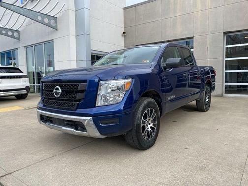 2022 Nissan Titan SV