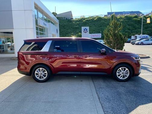 2022 Kia Carnival LXS