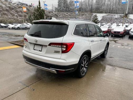 2022 Honda Pilot Touring 7-Passenger