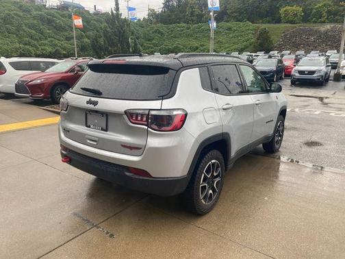 2024 Jeep Compass Trailhawk